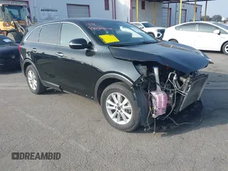 2019 Kia Sorento LX with VIN 5XYPG4A30KG583001, listed as a IAAI auction lot 41225400 with 77,881 mi miles. Bid and sale history available at carsss.com. Image 1.