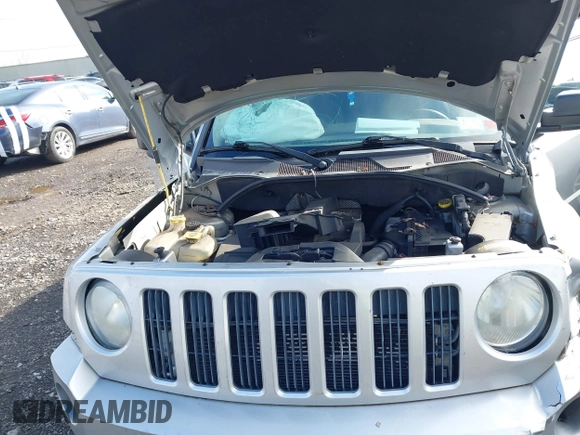 2008 Jeep Patriot Sport z VIN 1J8FF28W78D749498, wystawiony jako IAAI lot #42176034 z przebiegiem 154 625 mil mil oraz . Historia ofert i sprzedaży dostępna na DreamBid. Obrazek 10.