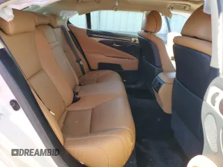 2016 Lexus LS 460 with VIN JTHCL5EF9G5026896, listed as a Copart auction lot 86105034 with 33,073 mi miles and Salvage title. Bid and sale history available at DreamBid. Image 10.