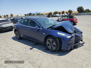 2018 Tesla Model 3 Long Range Battery z VIN 5YJ3E1EA4JF056385, wystawiony jako Copart lot #60174535 z przebiegiem 79 840 mil mil oraz Czysty tytuł • Clean title. Historia ofert i sprzedaży dostępna na DreamBid. Obrazek 4.