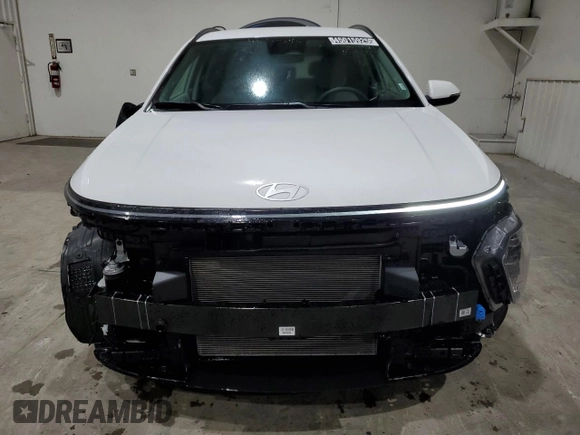 2025 Hyundai Kona SEL with VIN KM8HB3ABXSU235950, listed as a Copart auction lot 45015925 with 8,289 mi miles and Clean Title. Bid and sale history available at carsss.com. Image 5.