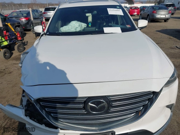 2018 Mazda CX-9 Grand Touring with VIN JM3TCBDYXJ0208654, listed as a IAAI auction lot 41410805 with 117,761 mi miles. Bid and sale history available at carsss.com. Image 12.