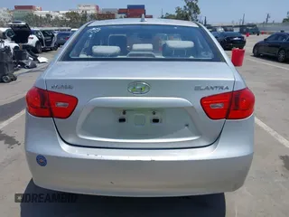 2009 Hyundai Elantra GLS z VIN KMHDU46D89U716718, wystawiony jako IAAI lot #42282841 z przebiegiem 130 843 mil mil oraz . Historia ofert i sprzedaży dostępna na DreamBid. Obrazek 16.