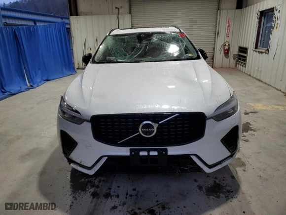 2024 Volvo XC60 Plus Dark Theme with VIN YV4L12RL7R1750616, listed as a Copart auction lot 86825234 with 0 mi miles and Salvage Title. Bid and sale history available at carsss.com. Image 5.