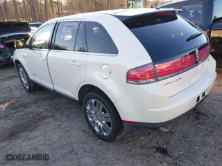 2008 Lincoln MKX with VIN 2LMDU68C88BJ25068, listed as a IAAI auction lot 41634952 with 145,879 mi miles. Bid and sale history available at carsss.com. Image 3.
