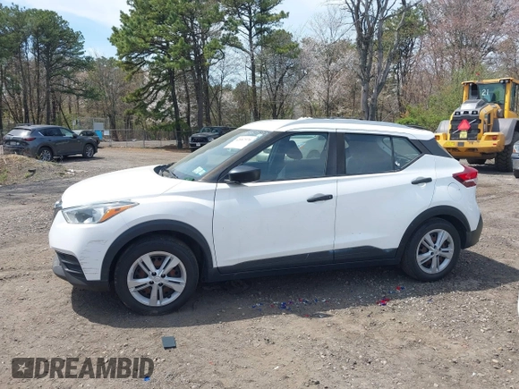 2019 Nissan Kicks SR with VIN 3N1CP5CU3KL500277, listed as a IAAI auction lot 42087570 with 159,195 mi miles. Bid and sale history available at carsss.com. Image 13.
