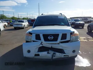2014 Nissan Armada SV z VIN 5N1AA0NDXEN610636, wystawiony jako IAAI lot #41627340 z przebiegiem 66 976 mil mil oraz . Historia ofert i sprzedaży dostępna na DreamBid. Obrazek 12.