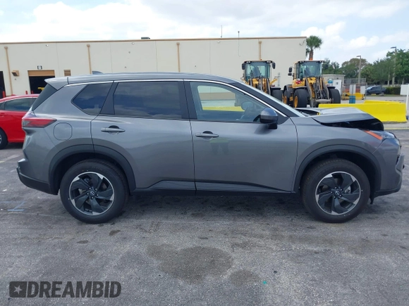 2025 Nissan Rogue SV with VIN JN8BT3BA0SW006750, listed as a IAAI auction lot 42075990 with 3,867 mi miles. Bid and sale history available at carsss.com. Image 13.