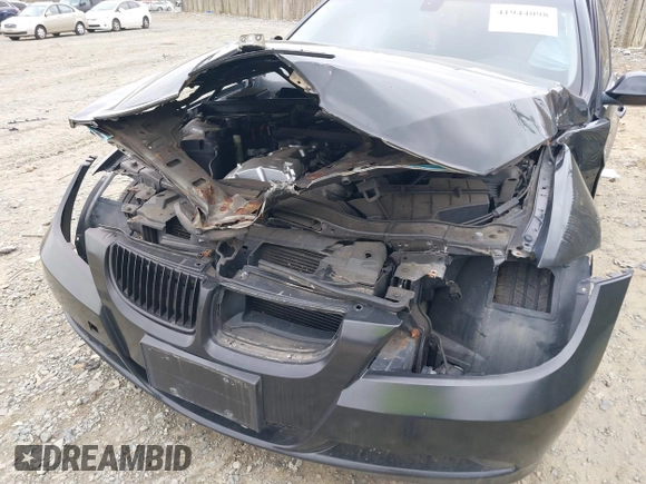 2008 BMW 3 Series 328i with VIN WBAVA37568NL55353, listed as a IAAI auction lot 41944098 with 1 mi miles. Bid and sale history available at carsss.com. Image 11.