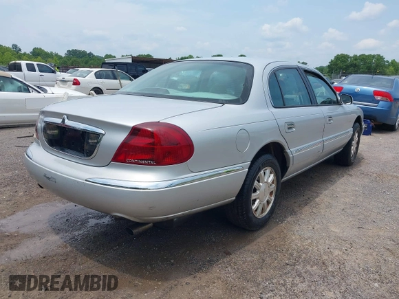 1999 Lincoln Continental с VIN 1LNHM97V7XY607937, выставлен на аукционе IAAI как лот 42473686 с пробегом 171 044 миль миль и . История ставок и продаж доступна на DreamBid. Изображение 4.