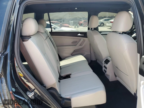 2022 Volkswagen Tiguan SE R-Line Black z VIN 3VVCB7AXXNM080652, wystawiony jako Copart lot #51249185 z przebiegiem 53 996 mil mil oraz Nie do naprawy • Non repairable. Historia ofert i sprzedaży dostępna na DreamBid. Obrazek 11.
