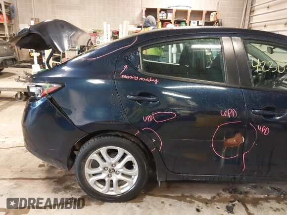2016 Scion iA z VIN 3MYDLBZV5GY146138, wystawiony jako IAAI lot #42303472 z przebiegiem 29 289 mil mil oraz . Historia ofert i sprzedaży dostępna na DreamBid. Obrazek 17.