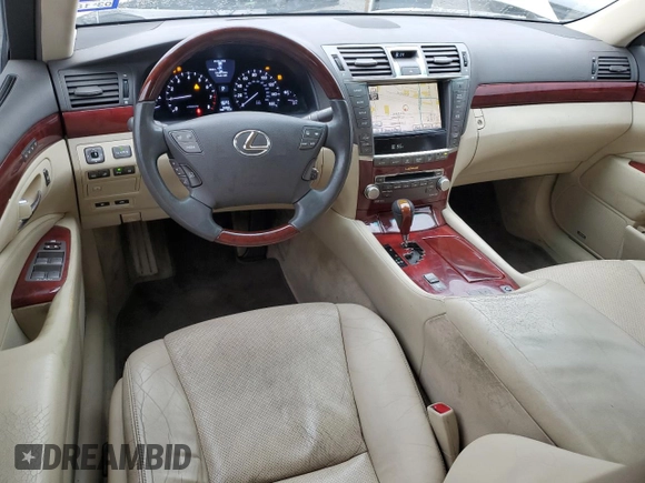 2011 Lexus LS 460 z VIN JTHBL5EF3B5104786, wystawiony jako Copart lot #51985255 z przebiegiem 50 005 mil mil oraz Szkoda całkowita • Salvage title. Historia ofert i sprzedaży dostępna na DreamBid. Obrazek 8.