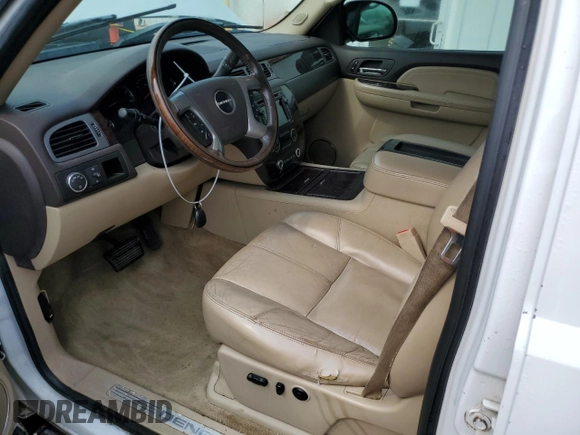 2008 GMC Sierra Denali z VIN 2GTEK638081191312, wystawiony jako Copart lot #63516914 z przebiegiem 261 810 mil mil oraz Szkody całkowita. Historia ofert i sprzedaży dostępna na DreamBid. Obrazek 7.