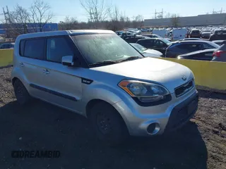 2013 Kia Soul with VIN KNDJT2A55D7519897, listed as a IAAI auction lot 41663108 with 102,360 mi miles. Bid and sale history available at carsss.com. Image 1.