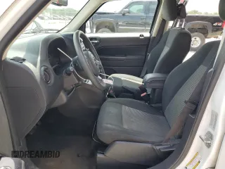 2016 Jeep Patriot Sport z VIN 1C4NJPBA0GD621808, wystawiony jako Copart lot #56292375 z przebiegiem 134 310 mil mil oraz Szkoda całkowita • Salvage title. Historia ofert i sprzedaży dostępna na DreamBid. Obrazek 7.