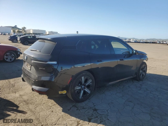 2022 BMW iX xDrive50 with VIN WB523CF00NCK62949, listed as a Copart auction lot 47047805 with 25,035 mi miles and Salvage Title. Bid and sale history available at carsss.com. Image 3.