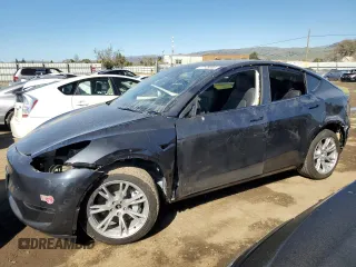 2024 Tesla Model Y Long Range с VIN 7SAYGDEEXRF032028, выставлен на аукционе Copart как лот 47128085 с пробегом 8 607 миль миль и Списание • Salvage title. История ставок и продаж доступна на DreamBid. Изображение 1.