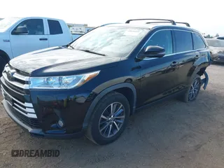 2019 Toyota Highlander SE with VIN 5TDKZRFH9KS332308, listed as a IAAI auction lot 42659392 with 68,333 mi miles and . Bid and sale history available at DreamBid. Image 2.