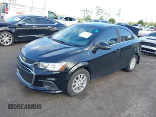 2020 Chevrolet Sonic LT z VIN 1G1JD5SB5L4106602, wystawiony jako IAAI lot #42159240 z przebiegiem 74 339 mil mil oraz . Historia ofert i sprzedaży dostępna na DreamBid. Obrazek 17.