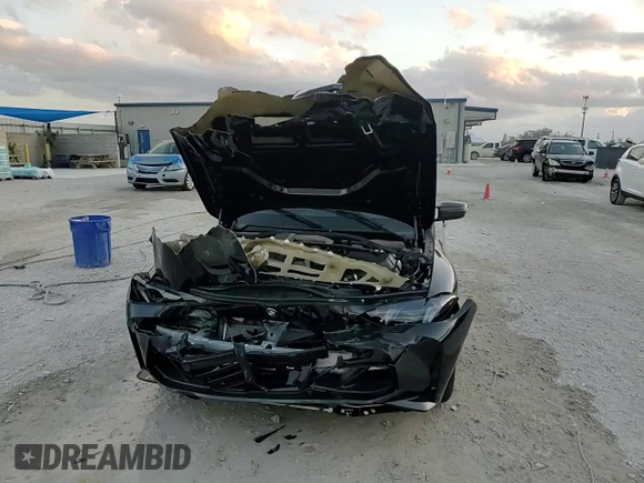 2025 BMW M3 Competition xDrive z VIN WBS33HJ01SFT73803, wystawiony jako Copart lot #85042904 z przebiegiem Nie podano mil oraz Szkoda całkowita • Salvage title. Historia ofert i sprzedaży dostępna na DreamBid. Obrazek 10.