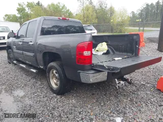 2010 Chevrolet Silverado 1500 LT with VIN 3GCRCSE00AG209285, listed as a IAAI auction lot 41772604 with 1 mi miles. Bid and sale history available at carsss.com. Image 3.