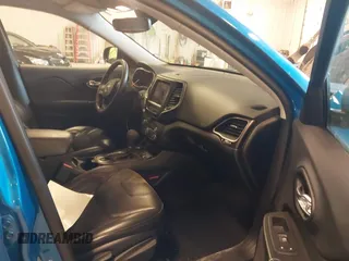 2019 Jeep Cherokee Trailhawk with VIN 1C4PJMBX4KD389637, listed as a IAAI auction lot 41740750 with 46,695 mi miles and . Bid and sale history available at DreamBid. Image 5.