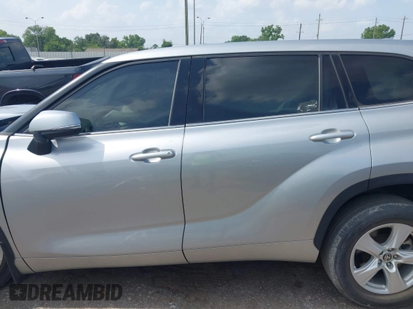 2021 Toyota Highlander L with VIN 5TDZZRAH3MS526003, listed as a IAAI auction lot 42617546 with Not provided miles and . Bid and sale history available at DreamBid. Image 13.