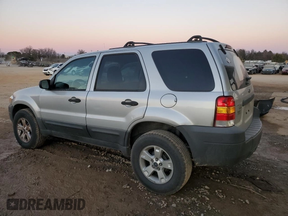 2005 Ford Escape XLT z VIN 1FMCU03105DA26437, wystawiony jako Copart lot #88803995 z przebiegiem 223 095 mil mil oraz Szkoda całkowita • Salvage title. Historia ofert i sprzedaży dostępna na DreamBid. Obrazek 2.