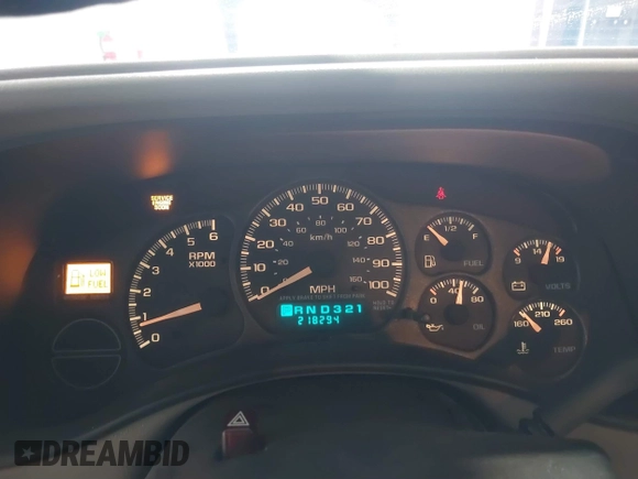 2001 GMC Yukon XL SLT with VIN 1GKEC16T01J315059, listed as a IAAI auction lot 41748985 with 218,294 mi miles. Bid and sale history available at carsss.com. Image 7.