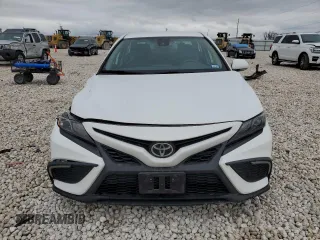 2022 Toyota Camry SE with VIN 4T1G11AK5NU624163, listed as a Copart auction lot 50743215 with 30,773 mi miles and Salvage Title. Bid and sale history available at carsss.com. Image 5.