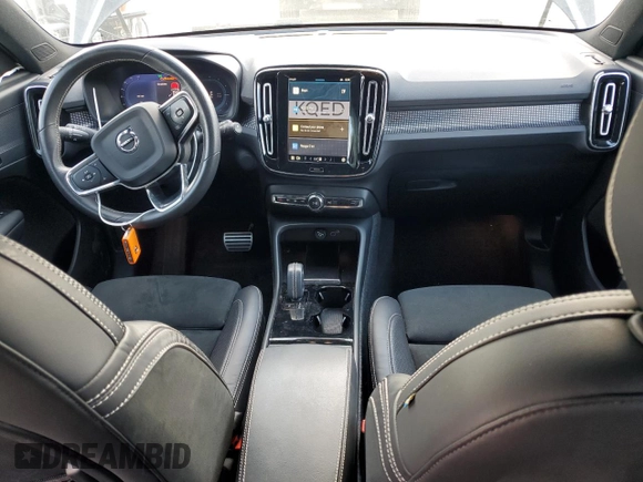 2021 Volvo XC40 z VIN YV4ED3UR2M2567418, wystawiony jako Copart lot #54073465 z przebiegiem 20 221 mil mil oraz Szkoda całkowita • Salvage title. Historia ofert i sprzedaży dostępna na DreamBid. Obrazek 8.
