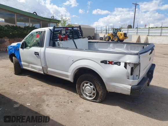 2018 Ford F-150 XL z VIN 1FTMF1E55JKF62315, wystawiony jako Copart lot #51611855 z przebiegiem Nie podano mil oraz Szkoda całkowita • Salvage title. Historia ofert i sprzedaży dostępna na DreamBid. Obrazek 2.