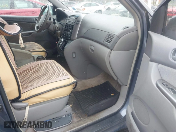2008 Toyota Sienna with VIN 5TDZK23C08S154493, listed as a IAAI auction lot 42014413 with 220,477 mi miles and . Bid and sale history available at DreamBid. Image 5.
