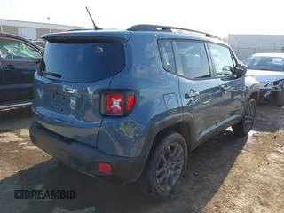 2016 Jeep Renegade Latitude with VIN ZACCJBBT6GPD66773, listed as a IAAI auction lot 41946572 with 156,505 mi miles. Bid and sale history available at carsss.com. Image 4.