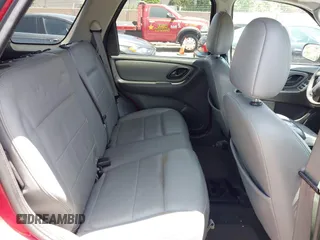 2006 Ford Escape XLT z VIN 1FMYU93126KC43561, wystawiony jako IAAI lot #42527725 z przebiegiem 141 174 mil mil oraz . Historia ofert i sprzedaży dostępna na DreamBid. Obrazek 8.