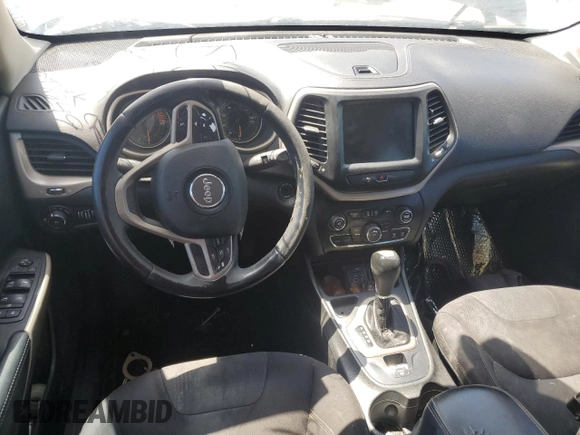2017 Jeep Cherokee Latitude with VIN 1C4PJLCS0HW586444, listed as a Copart auction lot 52772195 with 194,101 mi miles and Clean title. Bid and sale history available at DreamBid. Image 8.