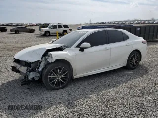 2022 Toyota Camry SE with VIN 4T1T11AK6NU062627, listed as a Copart auction lot 49185615 with 40,788 mi miles and Salvage Title. Bid and sale history available at carsss.com. Image 1.
