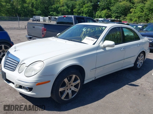 2008 Mercedes-Benz E 350 Luxury z VIN WDBUF87X38B360069, wystawiony jako IAAI lot #42327184 z przebiegiem 169 583 mil mil oraz . Historia ofert i sprzedaży dostępna na DreamBid. Obrazek 2.