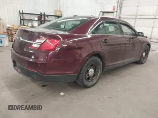 2016 Ford Police Interceptor z VIN 1FAHP2MK6GG129809, wystawiony jako IAAI lot #41793017 z przebiegiem 171 443 mil mil oraz . Historia ofert i sprzedaży dostępna na DreamBid. Obrazek 4.