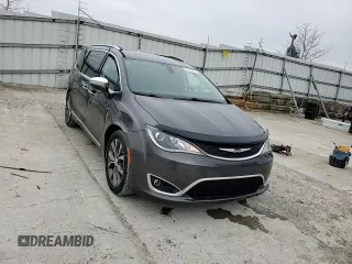 2018 Chrysler Pacifica Limited z VIN 2C4RC1GGXJR115221, wystawiony jako Copart lot #52903055 z przebiegiem 83 838 mil mil oraz Szkody całkowita. Historia ofert i sprzedaży dostępna na DreamBid. Obrazek 12.