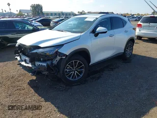 2024 Lexus NX 350h Premium z VIN JTJGKCEZXR5013787, wystawiony jako IAAI lot #42161932 z przebiegiem 19 251 mil mil oraz . Historia ofert i sprzedaży dostępna na DreamBid. Obrazek 2.