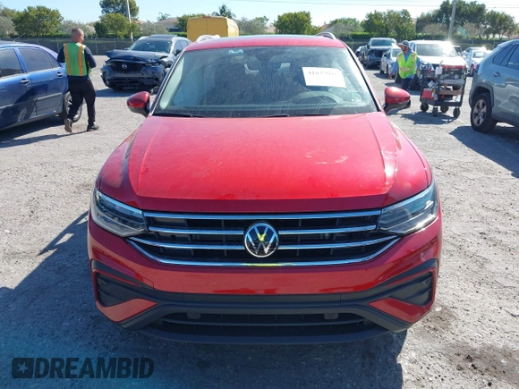 2024 Volkswagen Tiguan SE with VIN 3VVNB7AX5RM061571, listed as a IAAI auction lot 41837016 with 4,969 mi miles and . Bid and sale history available at DreamBid. Image 12.