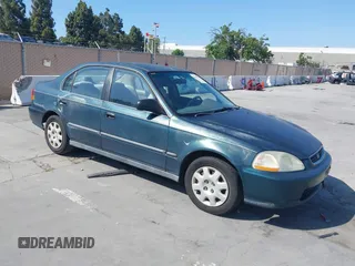 1998 Honda Civic LX z VIN 2HGEJ6672WH563664, wystawiony jako IAAI lot #42400327 z przebiegiem 200 390 mil mil oraz . Historia ofert i sprzedaży dostępna na DreamBid. Obrazek 1.