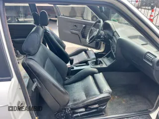 1988 BMW M3 z VIN WBSAK0302J2195088, wystawiony jako Copart lot #59734375 z przebiegiem 194 450 mil mil oraz Tytuł czysty. Historia ofert i sprzedaży dostępna na DreamBid. Obrazek 5.