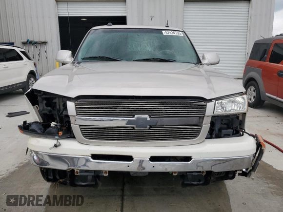 2005 Chevrolet Avalanche LT with VIN 3GNEC12Z05G182310, listed as a Copart auction lot 57424735 with 284,130 mi miles and Salvage title. Bid and sale history available at DreamBid. Image 5.