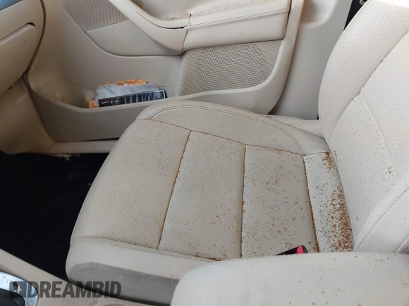 2010 Volkswagen Jetta SEL with VIN 3VWRX7AJ7AM135989, listed as a IAAI auction lot 42436903 with 188,975 mi miles and . Bid and sale history available at DreamBid. Image 5.