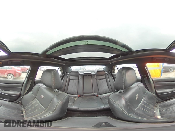 2018 Chrysler 300 S z VIN 2C3CCAGG9JH223216, wystawiony jako Copart lot #45919034 z przebiegiem 70 801 mil mil oraz Szkoda całkowita • Salvage title. Historia ofert i sprzedaży dostępna na DreamBid. Obrazek 14.