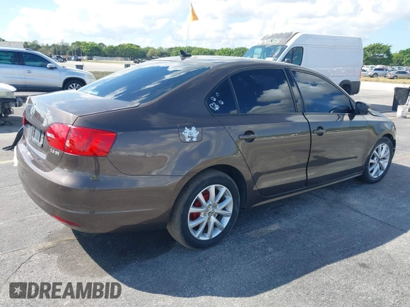 2011 Volkswagen Jetta SE with VIN 3VWDZ7AJ3BM396168, listed as a IAAI auction lot 41682745 with 127,052 mi miles and . Bid and sale history available at DreamBid. Image 4.