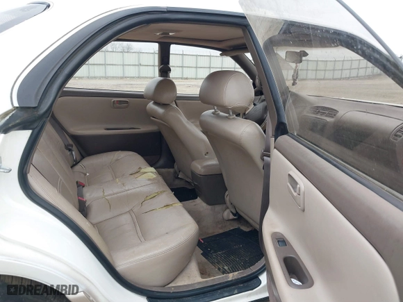 1996 Lexus ES 300 with VIN JT8BF12G6T0148230, listed as a IAAI auction lot 38985805 with 296,043 mi miles. Bid and sale history available at carsss.com. Image 8.
